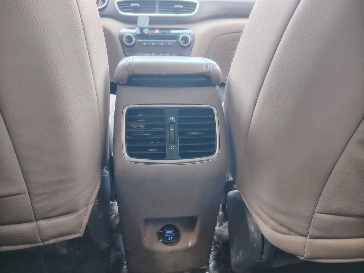 Car image 27
