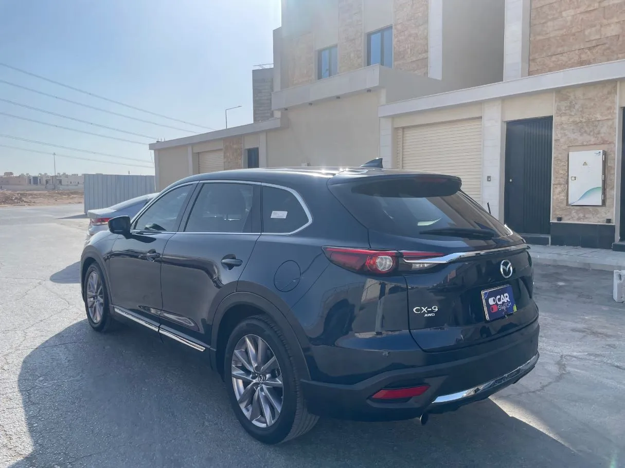Car image 7