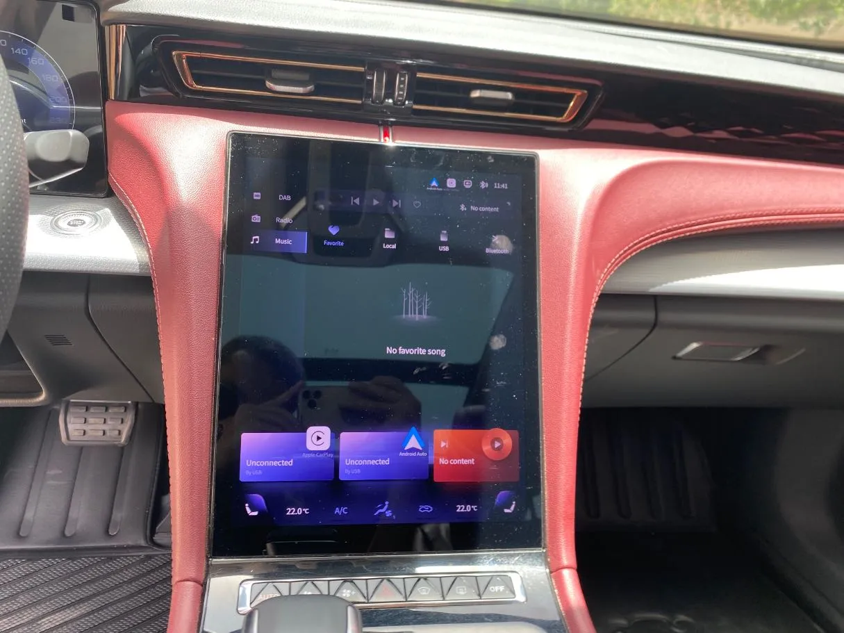 Car image 19