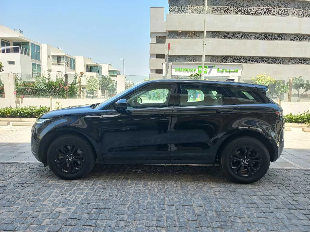 Car image 4