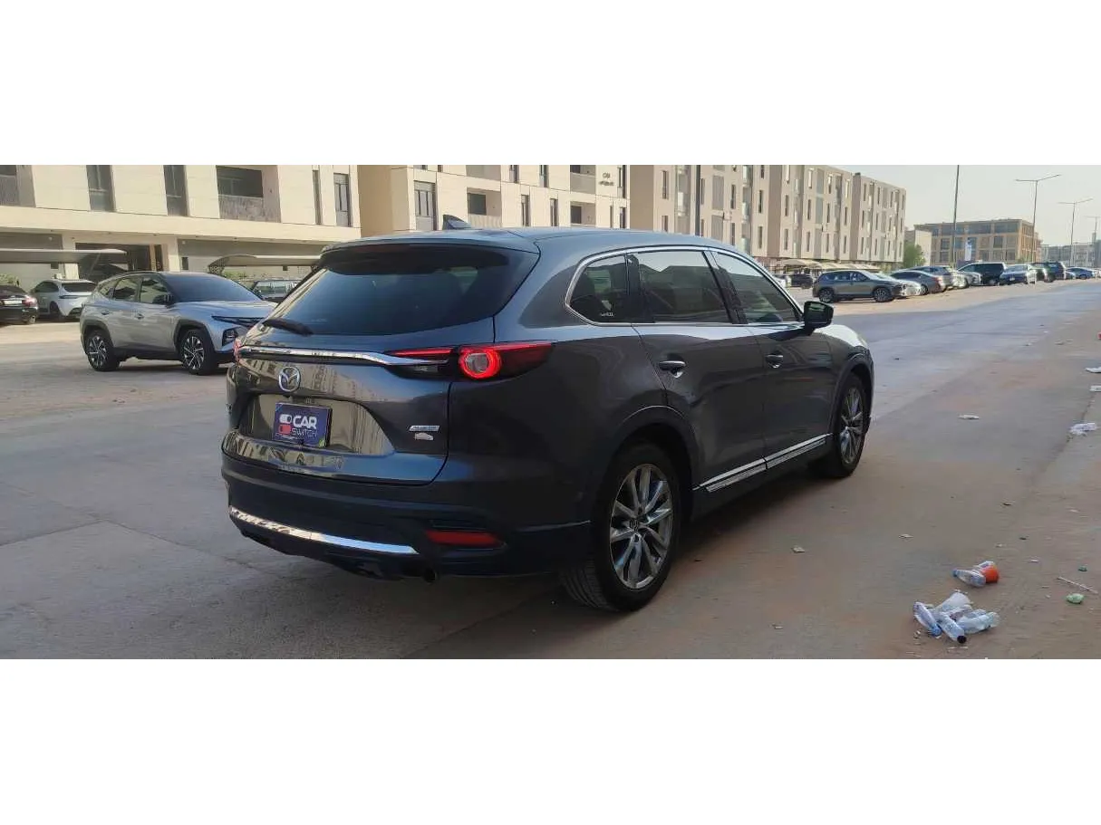 Car image 5