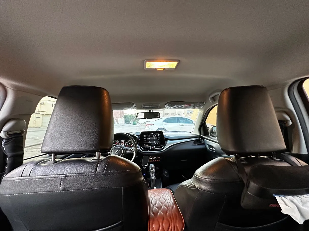 Car image 16