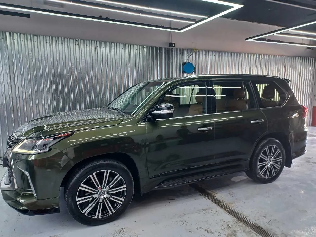 Car image 8