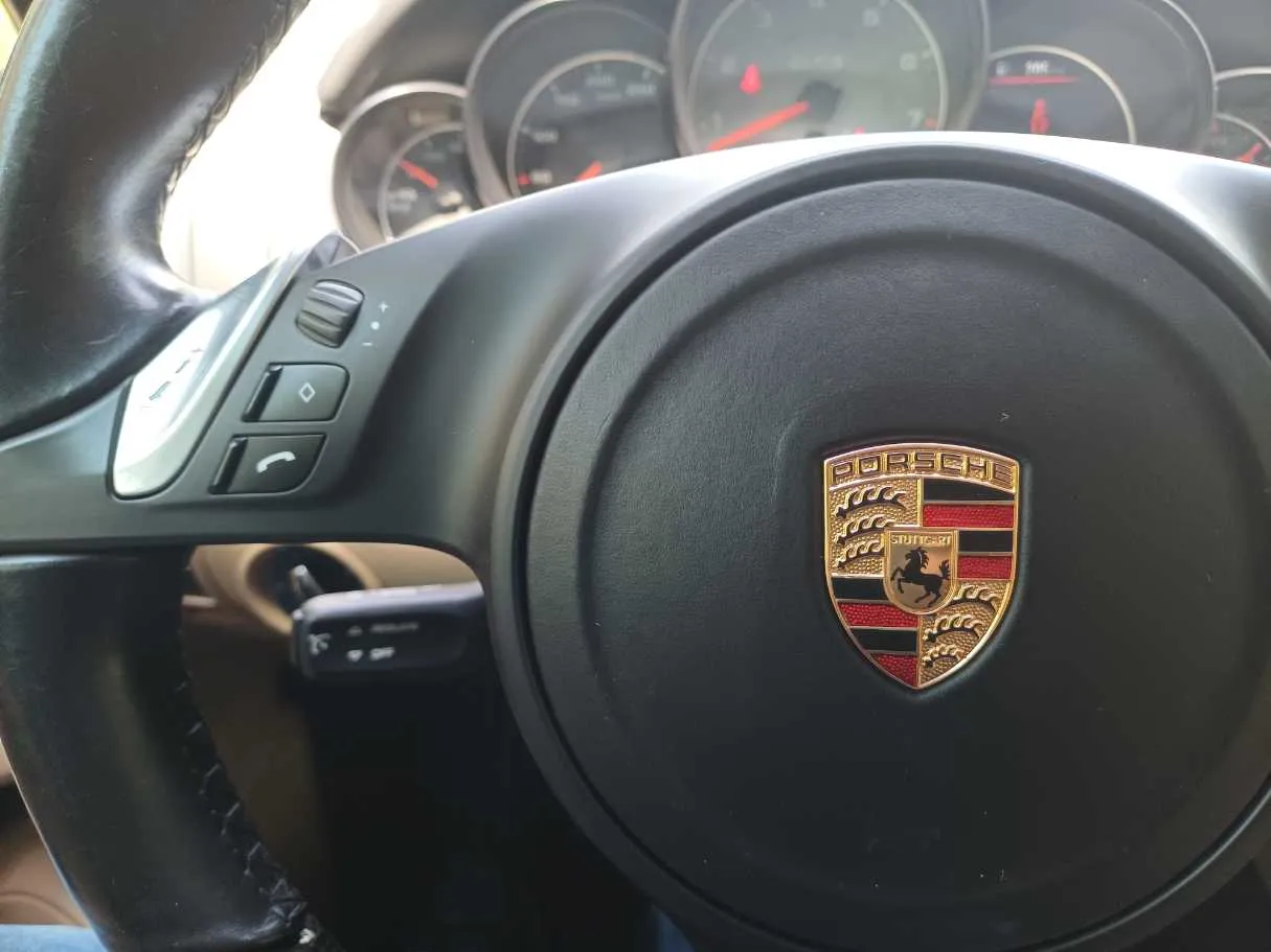 Car image 24