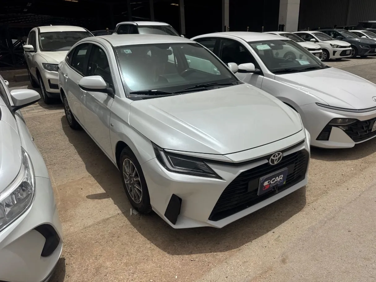 Car image 3