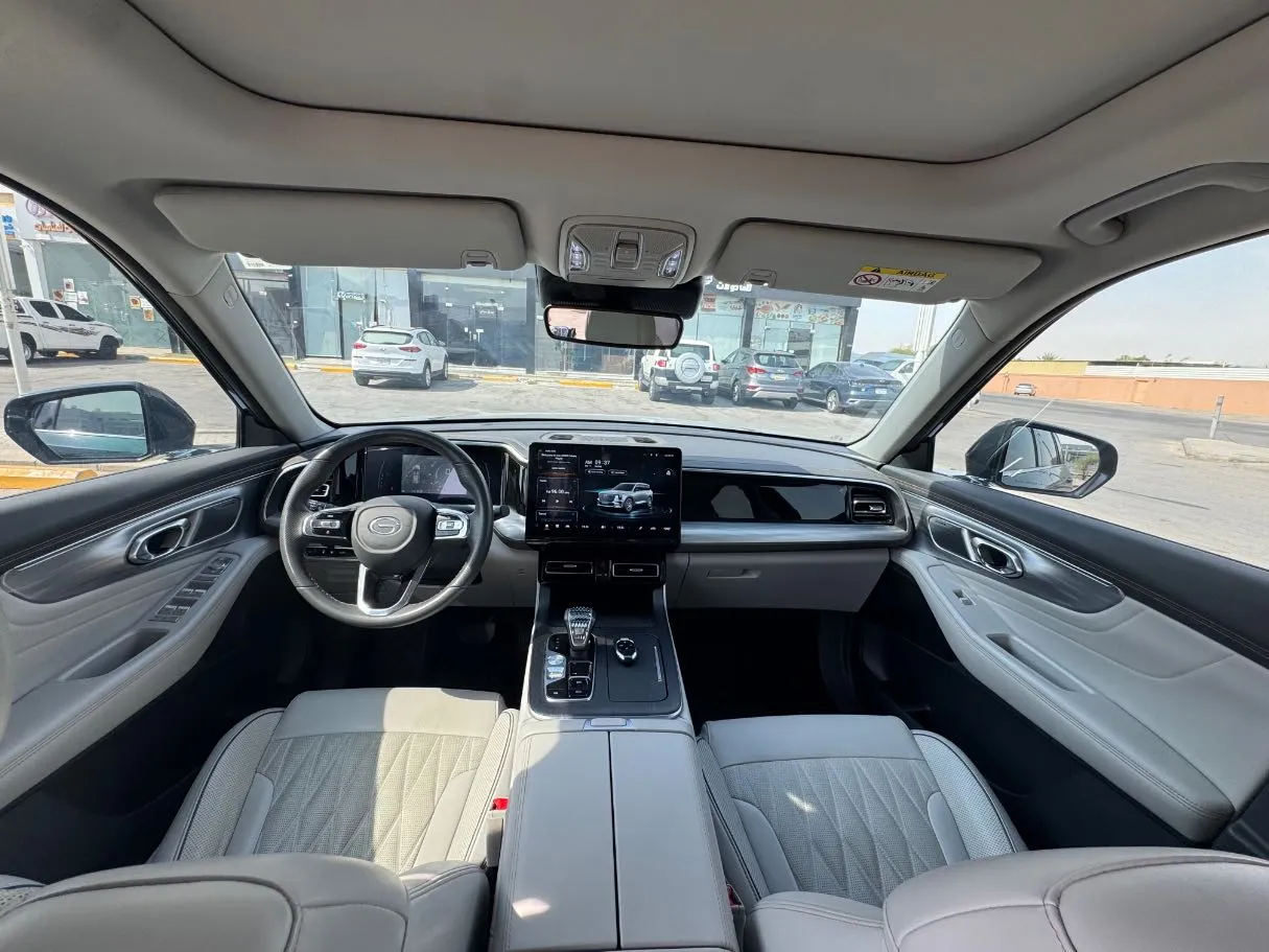 Car image 17