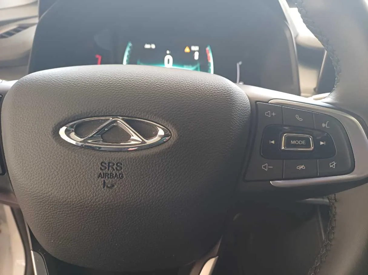 Car image 23