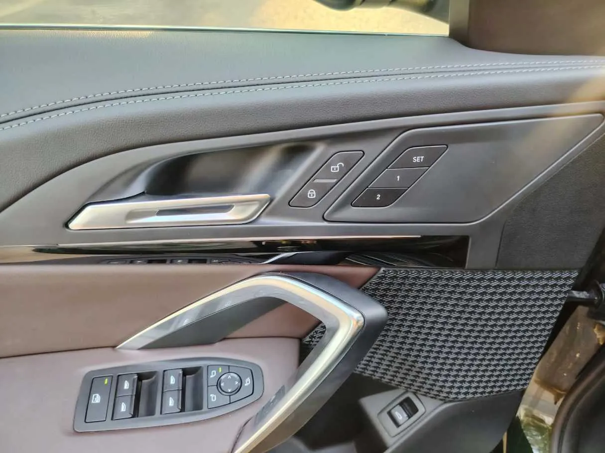 Car image 39