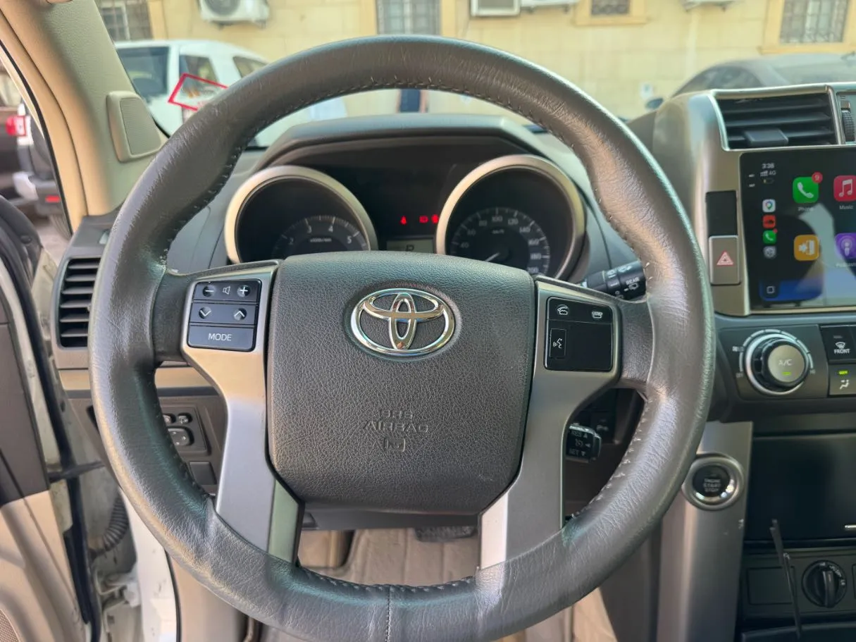 Car image 17