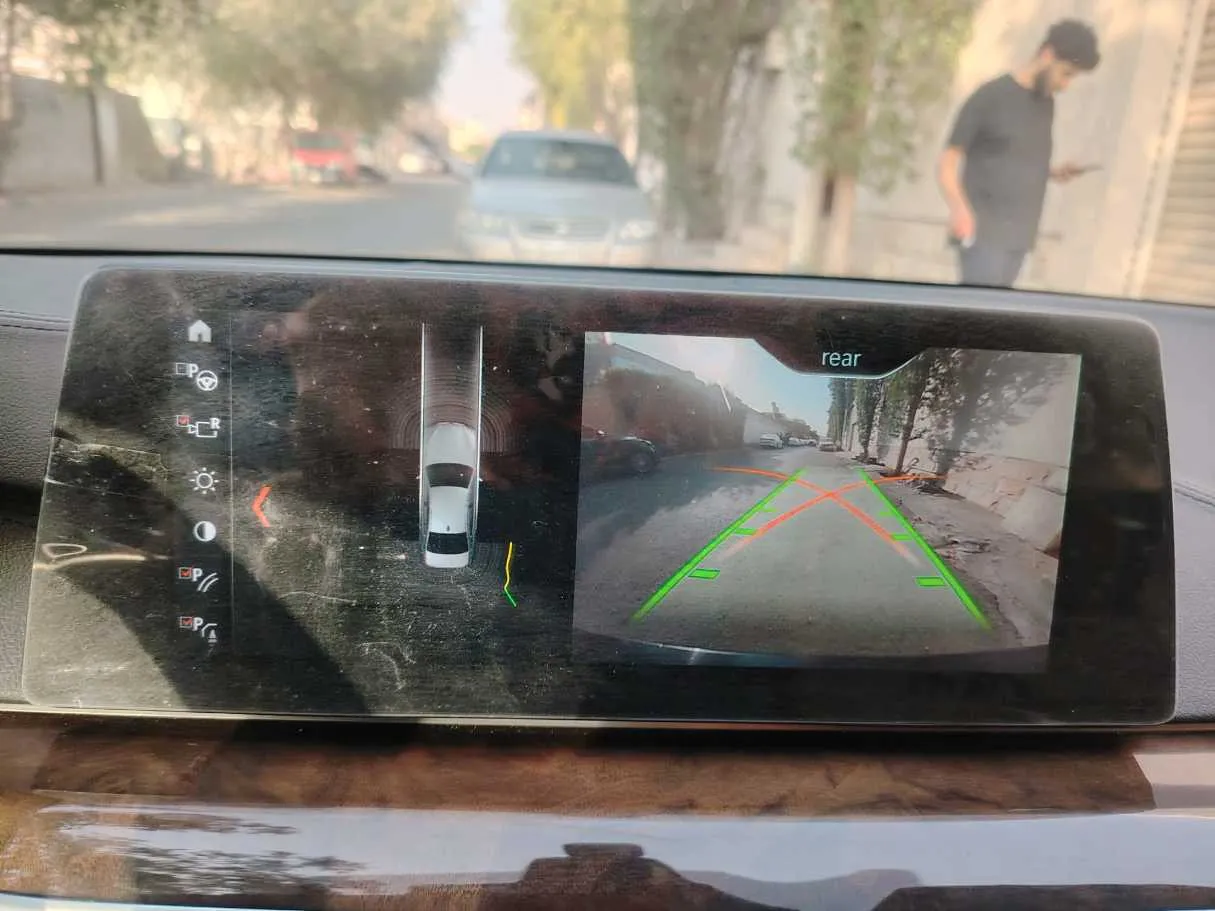 Car image 28