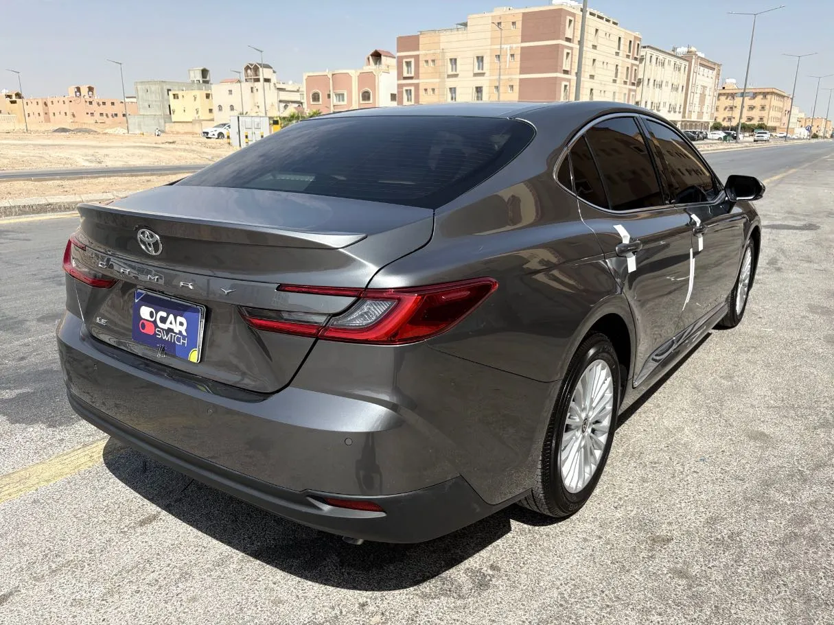 Car image 5