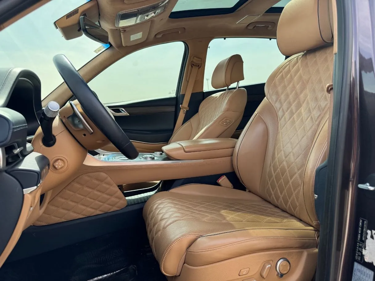 Car image 16