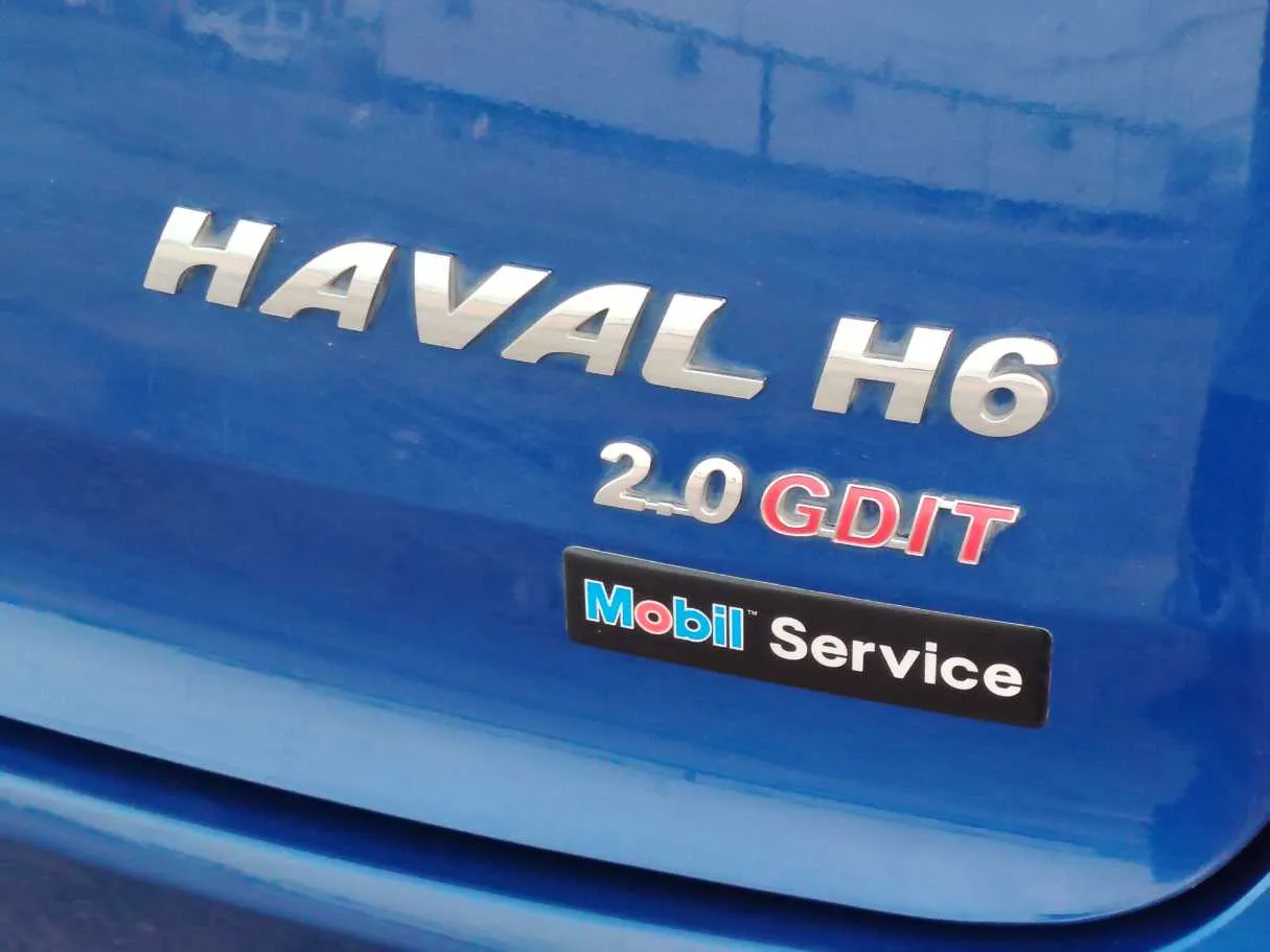 Car image 30