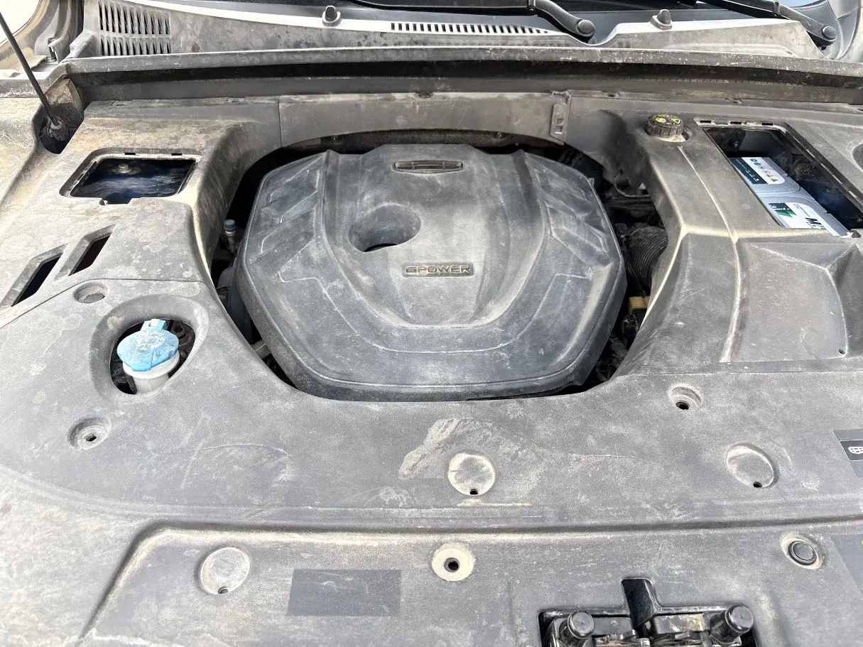 Car image 24