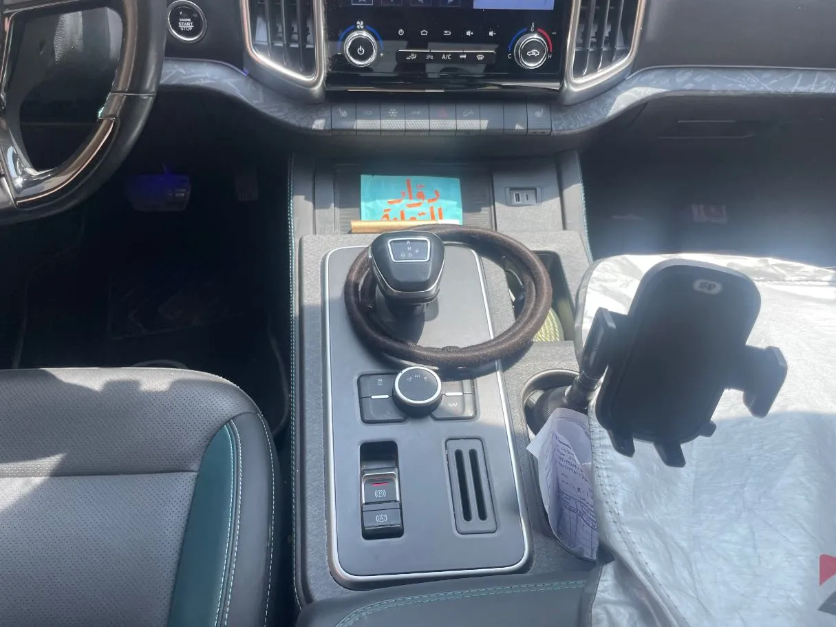 Car image 17