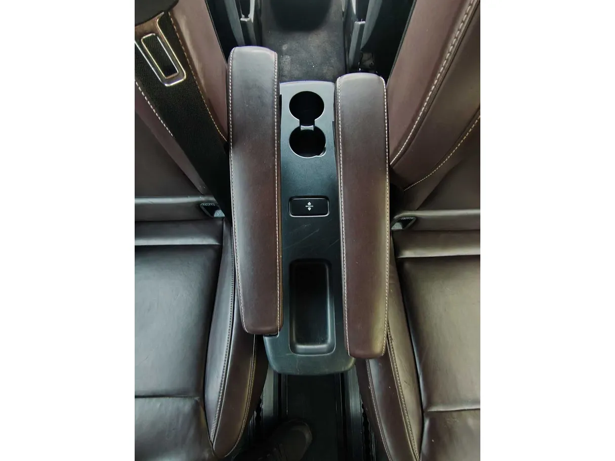 Car image 29