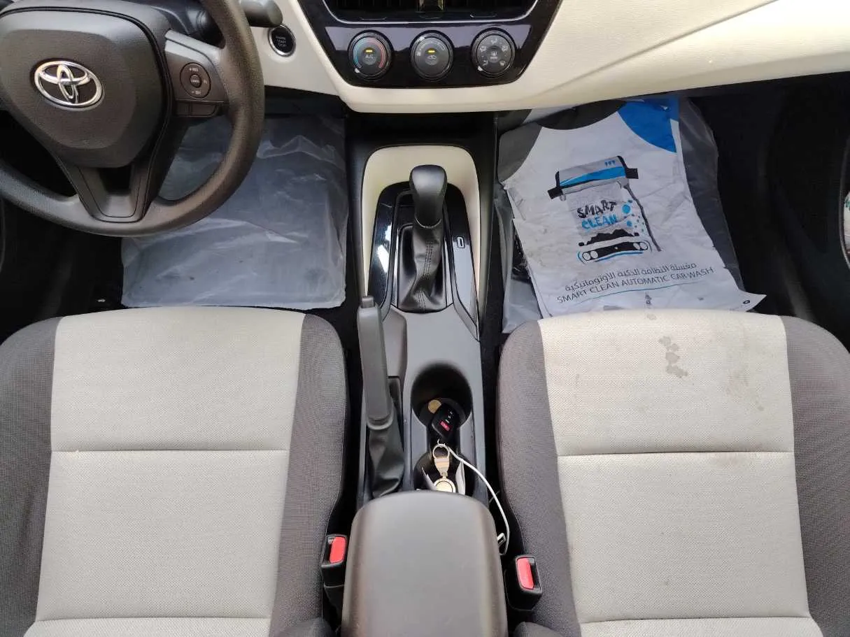 Car image 19