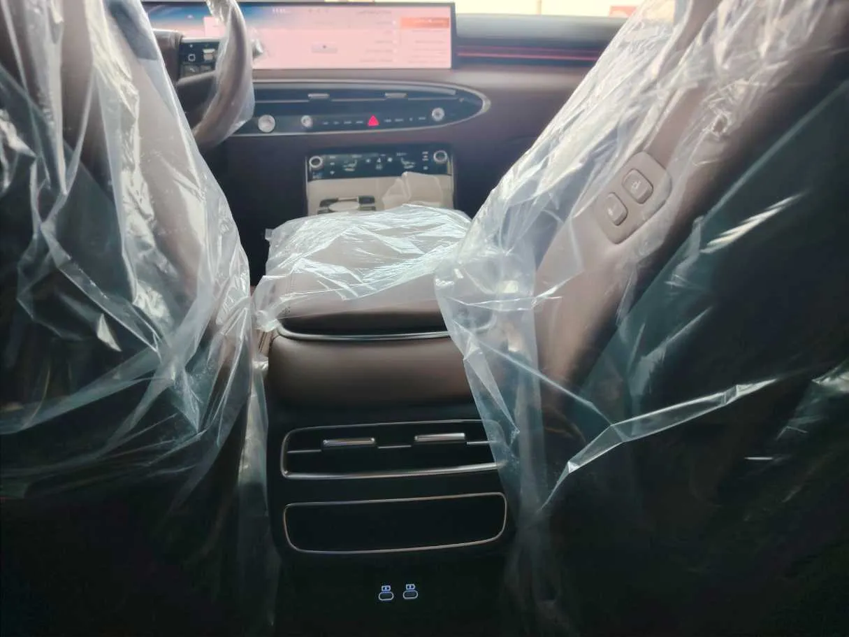 Car image 34