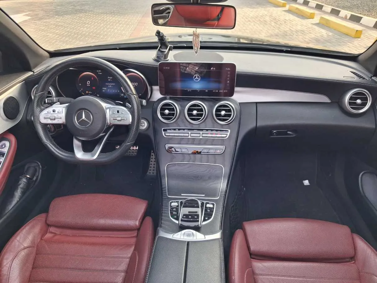 Car image 14