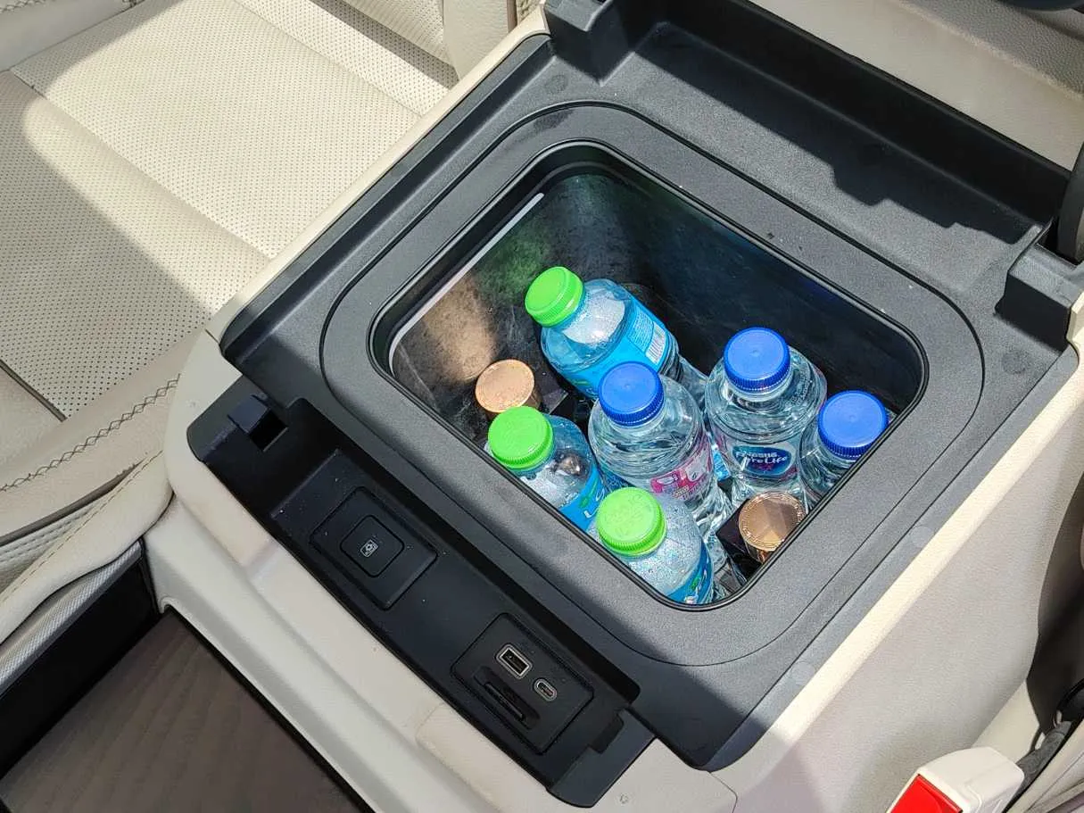 Car image 38