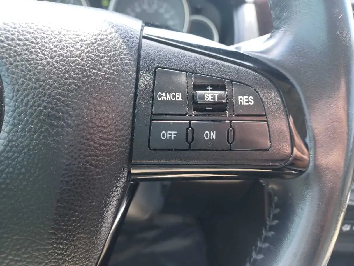 Car image 24