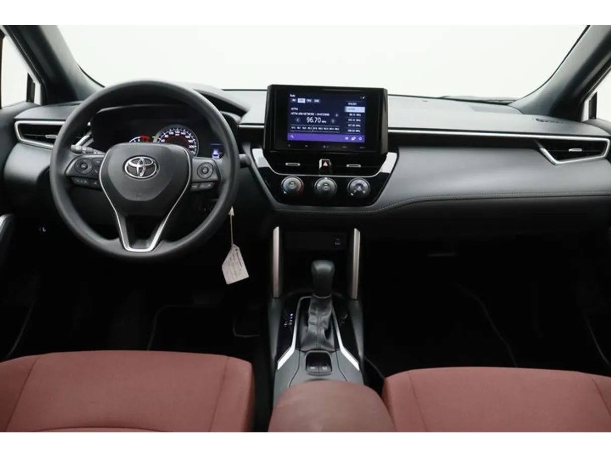 Car image 14