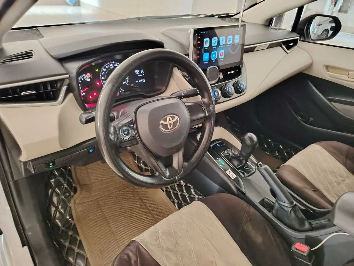 Car image 13