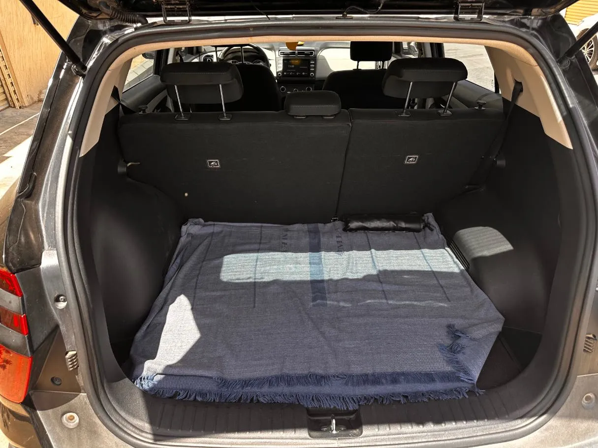 Car image 23