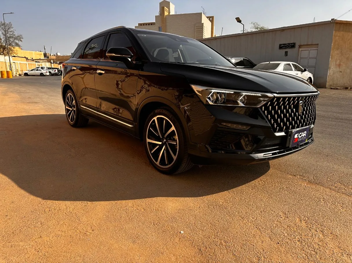 Car image 3