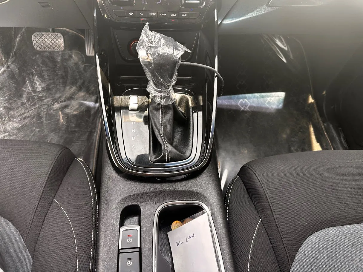 Car image 18