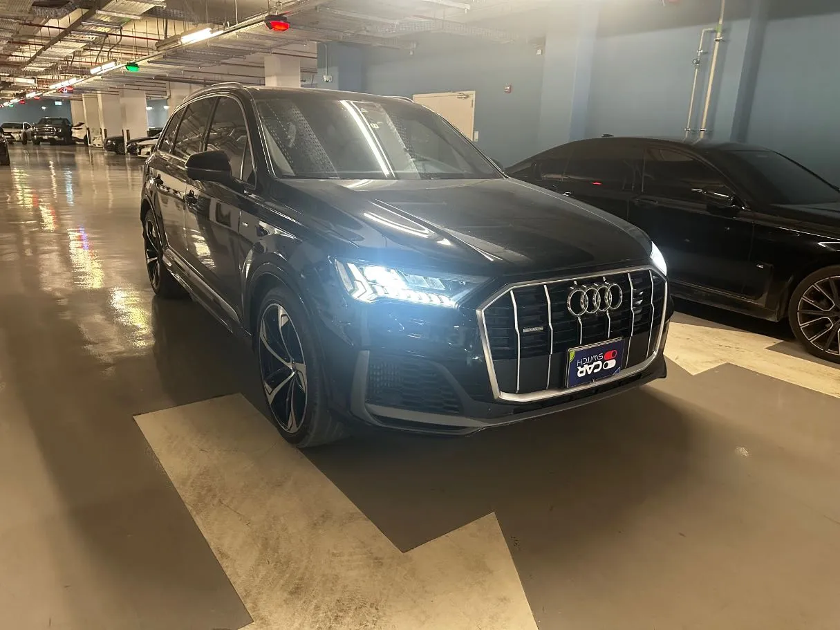 Car image 3