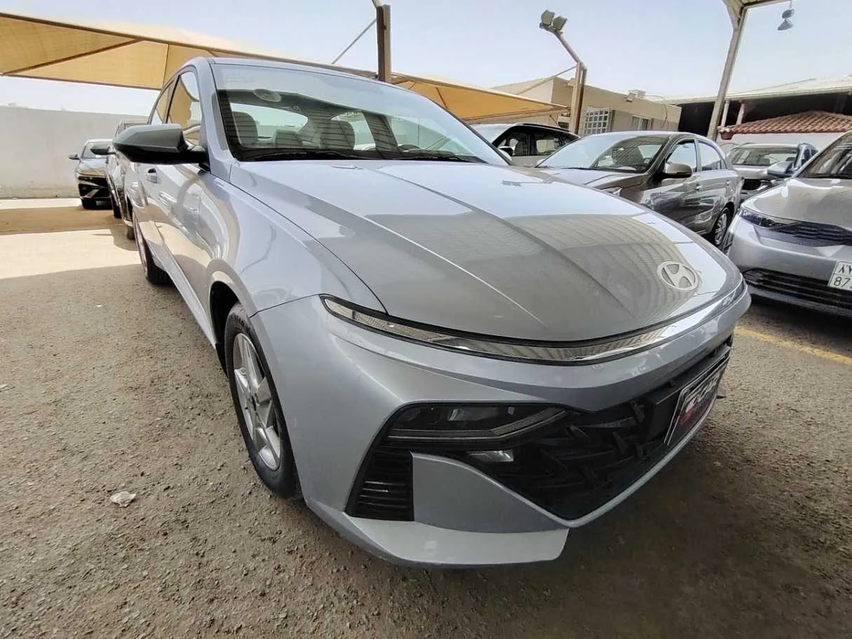 Car image 3