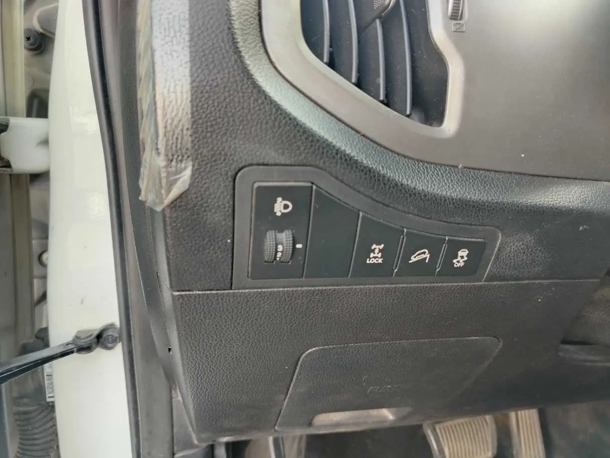 Car image 33