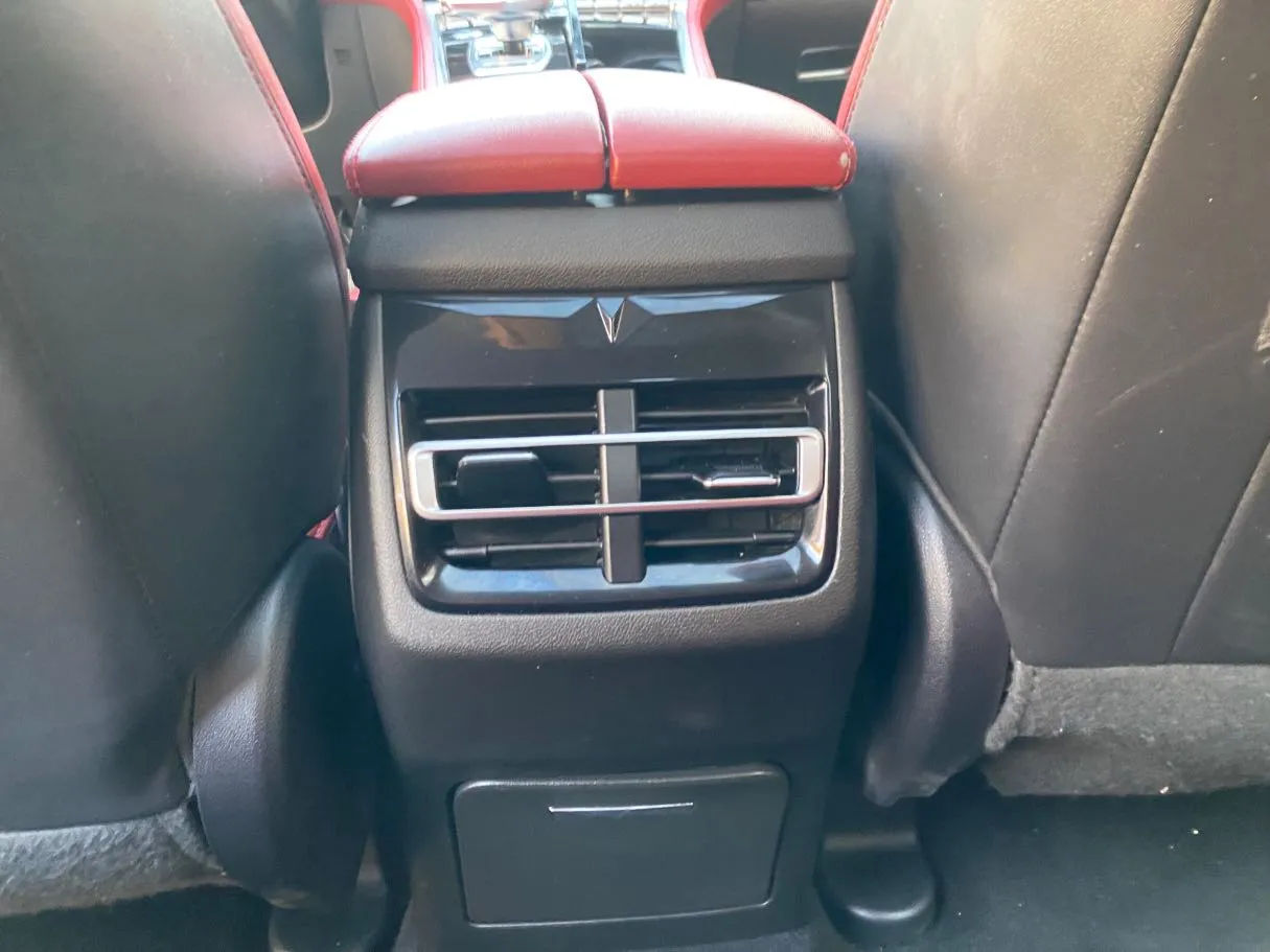 Car image 31