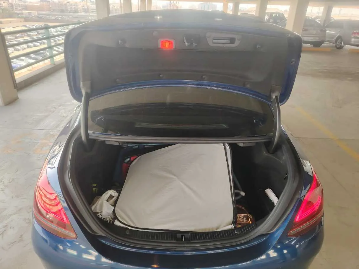 Car image 32