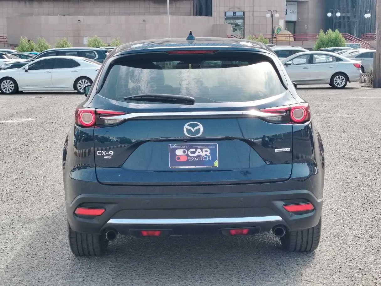 Car image 6