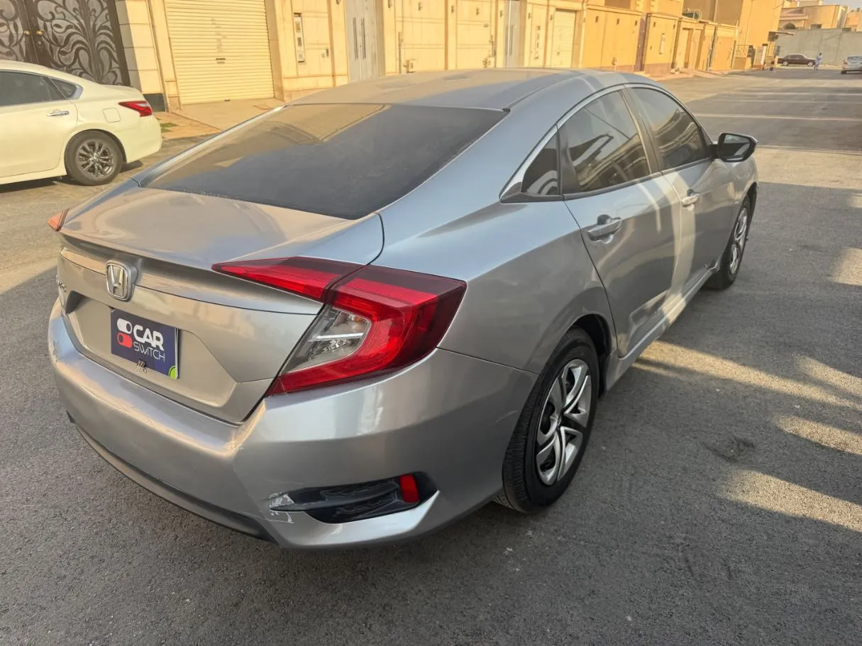 Car image 5