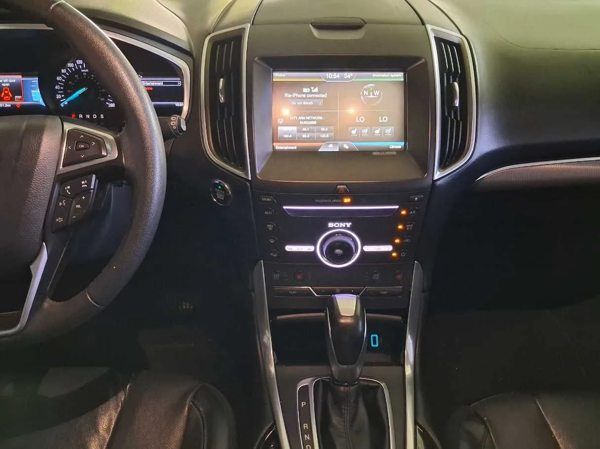 Car image 15