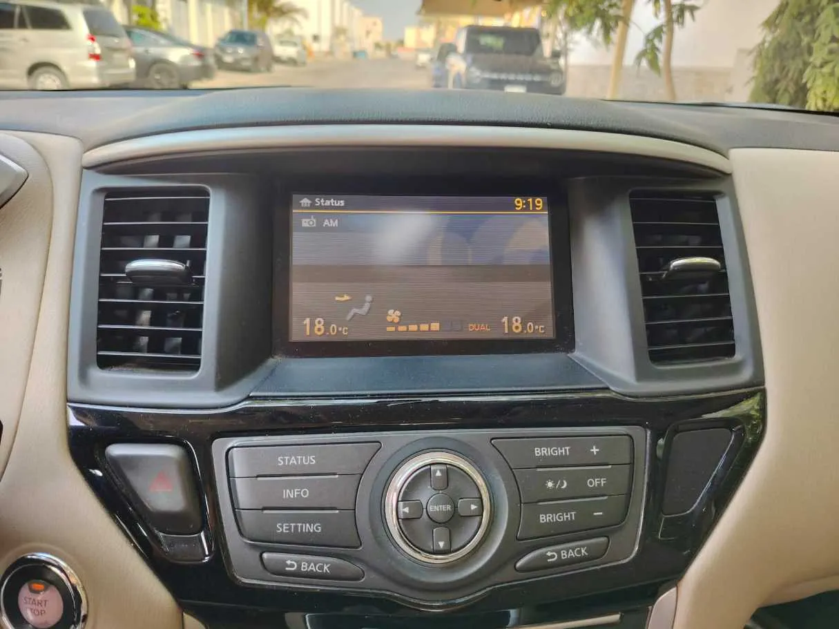 Car image 26