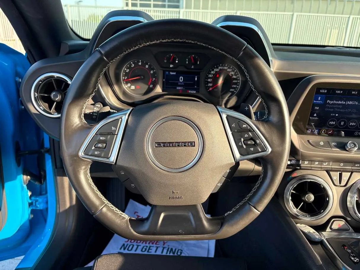 Car image 19