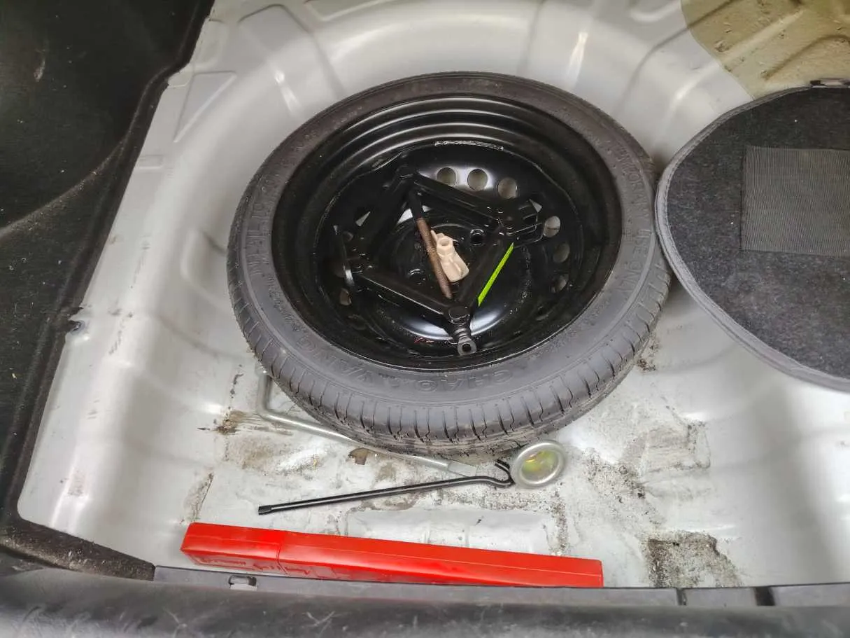 Car image 39