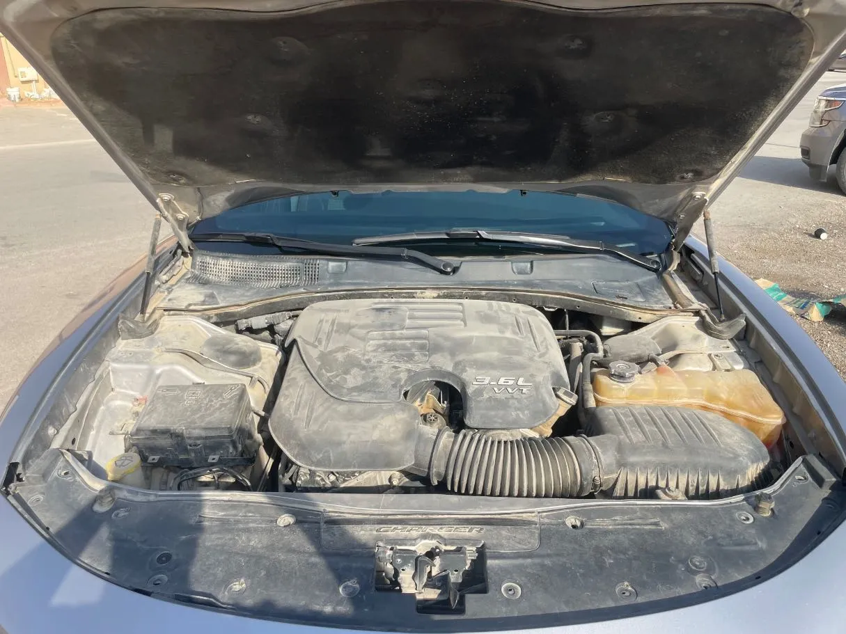 Car image 24