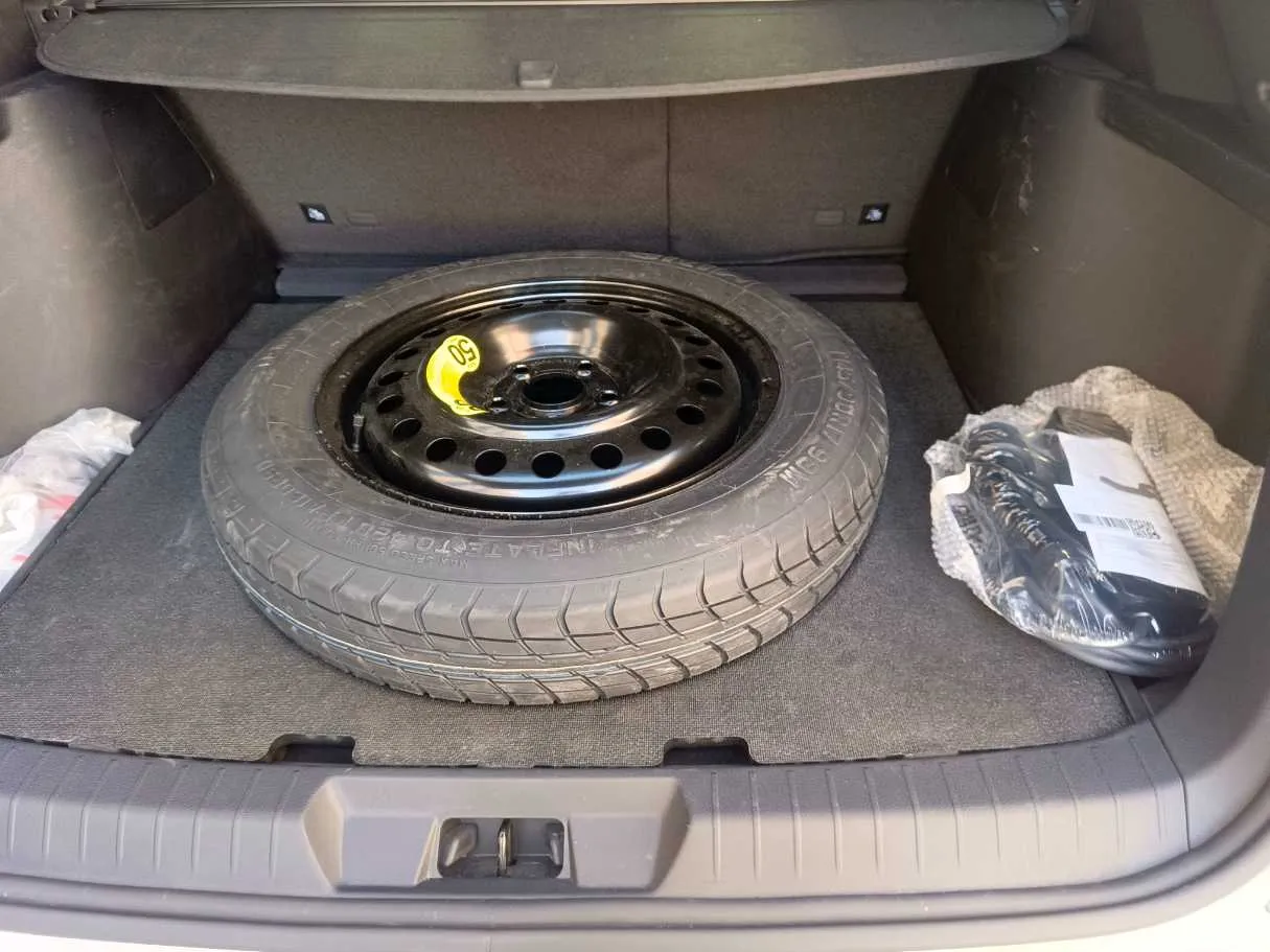 Car image 43