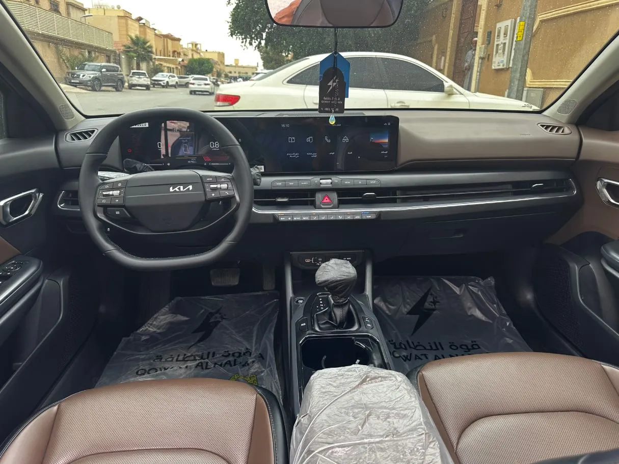 Car image 17
