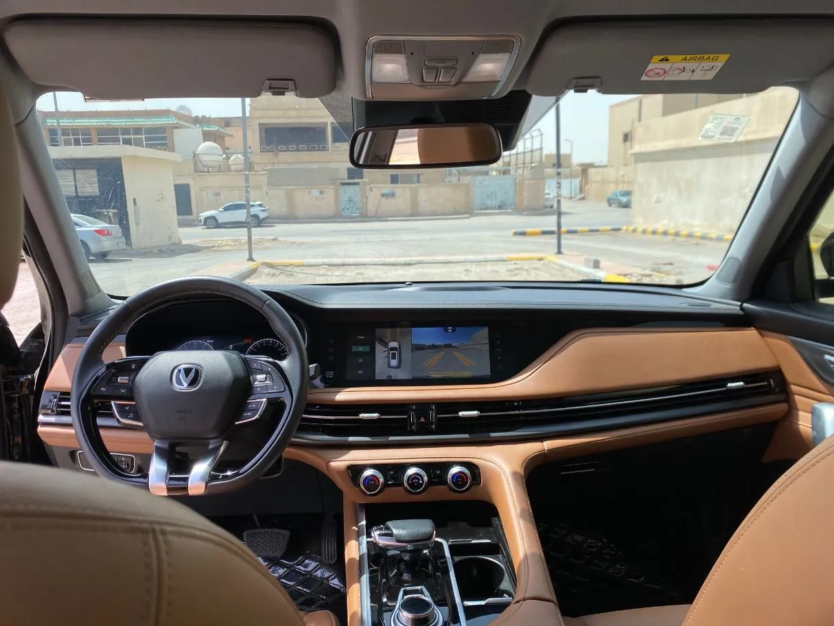 Car image 16