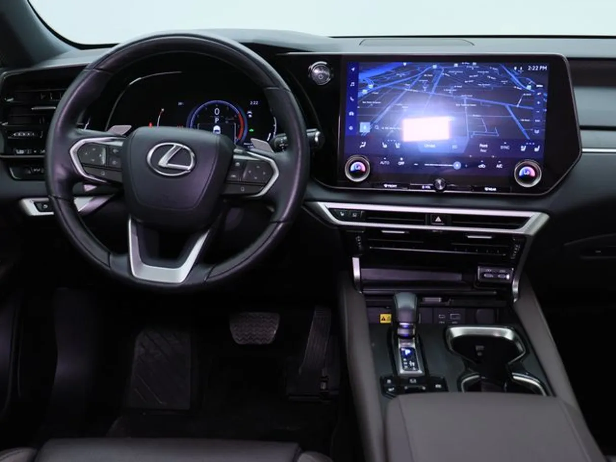 Car image 15