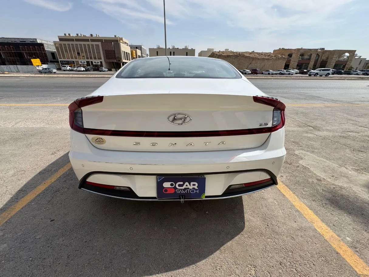 Car image 6