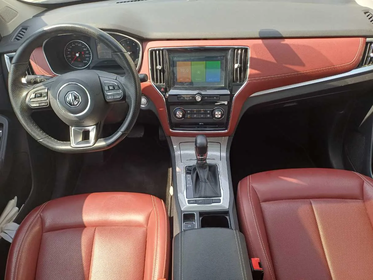 Car image 16