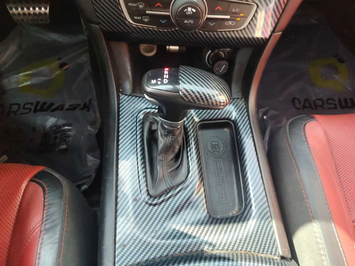 Car image 20