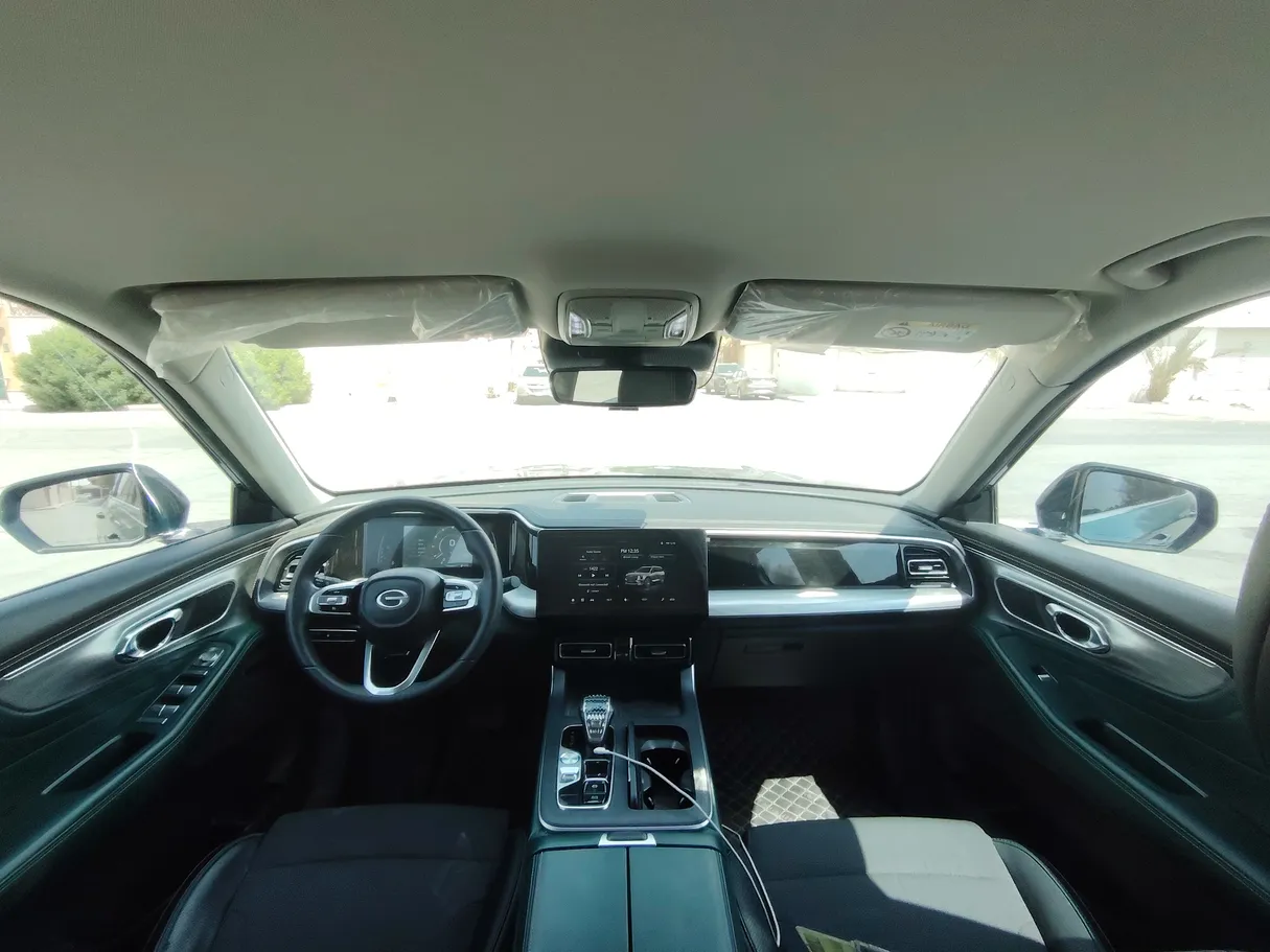 Car image 18